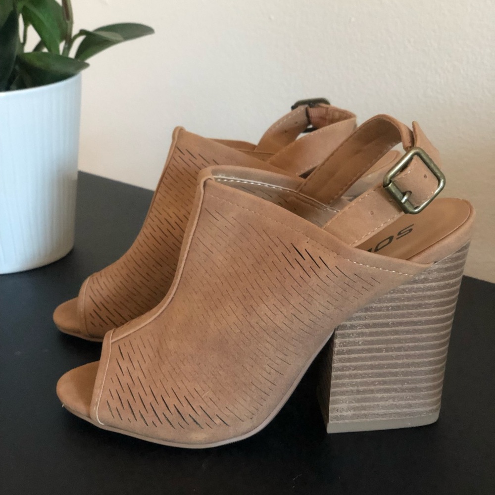 Nude chunky heels